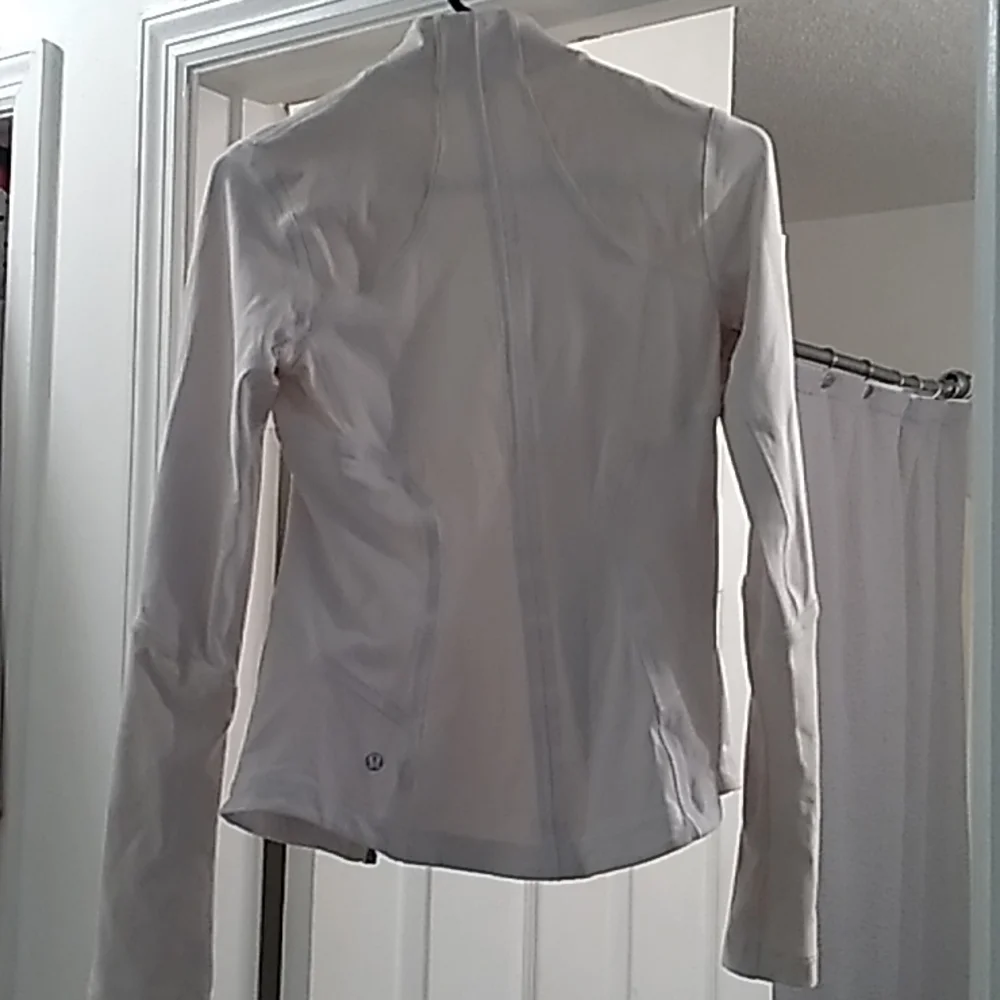 Lululemon jacket - Picture 1 of 4